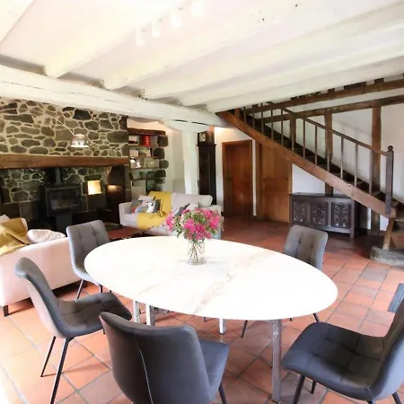 Aurillac, 4 Pieces, 6 Personnes - Fr-1-742-514 Holiday home *
